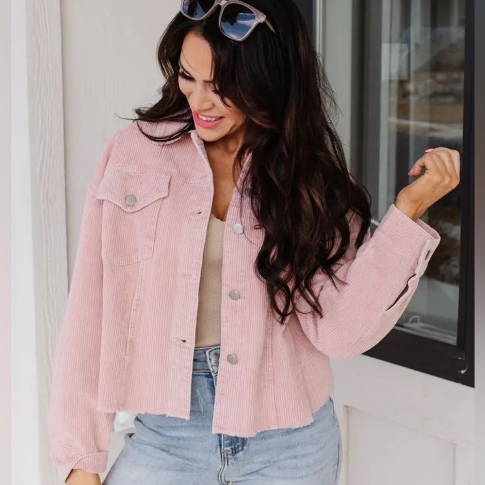 NWT. Andree by Unit Light Pink Corduroy Shacket